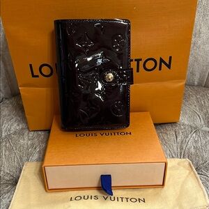Louis Vuitton Glossy Patent Leather Monogram Kisslock Wallet